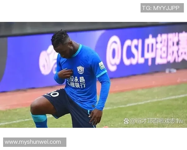 无缘留蓉城？28岁归化射手换上又换下！降速带球糟蹋绝佳反击遭批